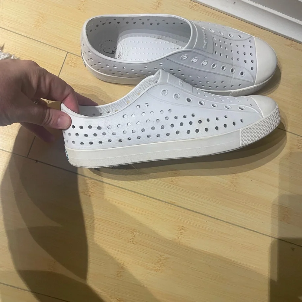Native Jefferson Kids Water Shoes - White size J5